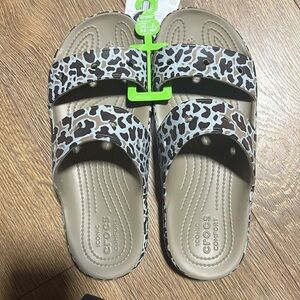 Crocs classic animal print sandal. Brand new with tags size m7/w9.